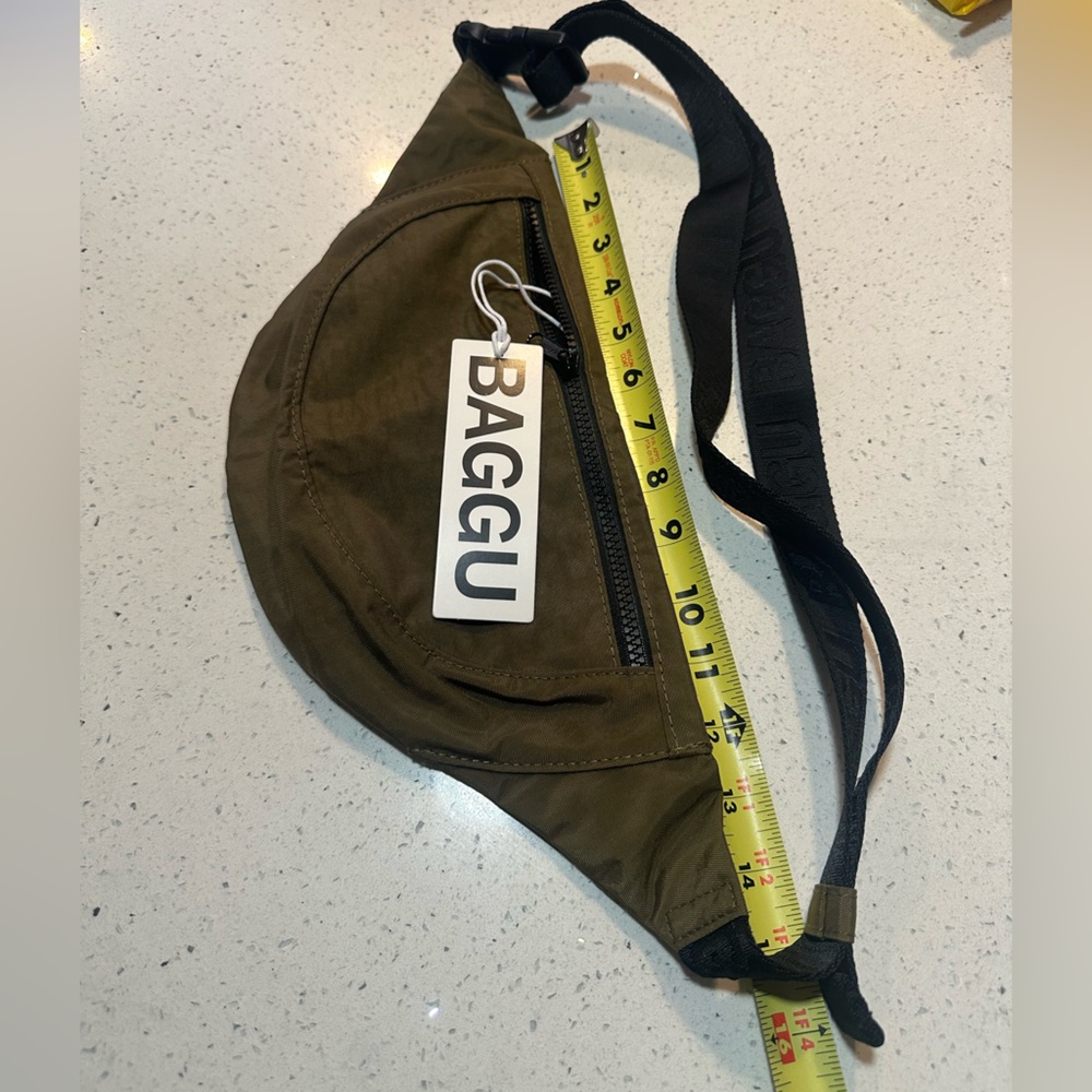 New! BAGGU Crescent Fanny Pack / sling bag in seaweed - new with tags! - Picture 10 of 16
